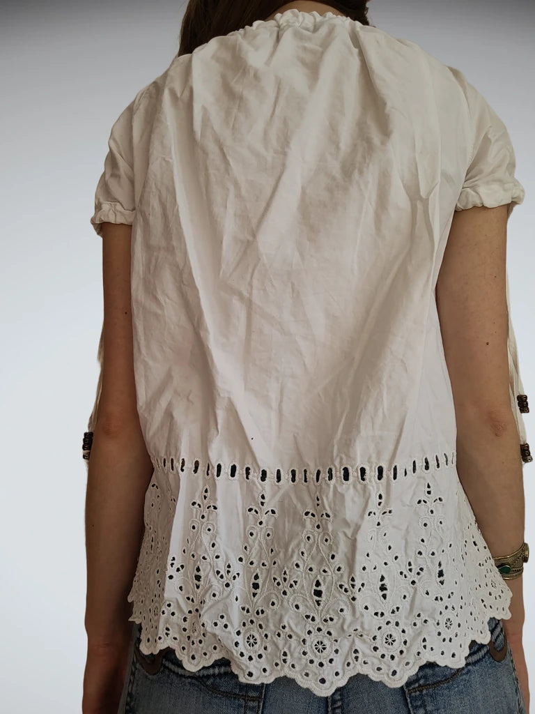 Short-sleeved blouse