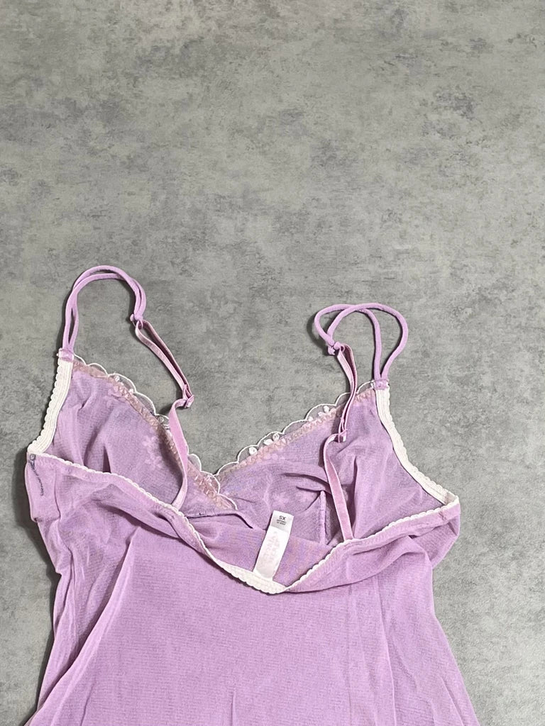 victoria’s secret lingerie top (M)