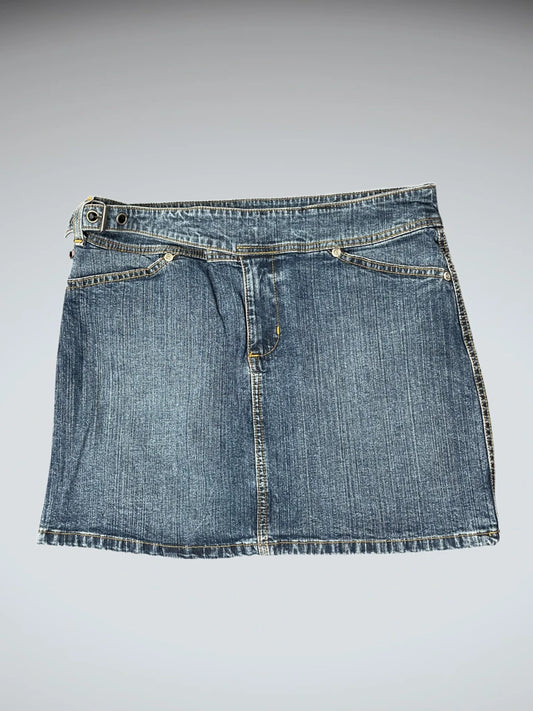 Vintage Denim Skirt with Belt Detail (L)