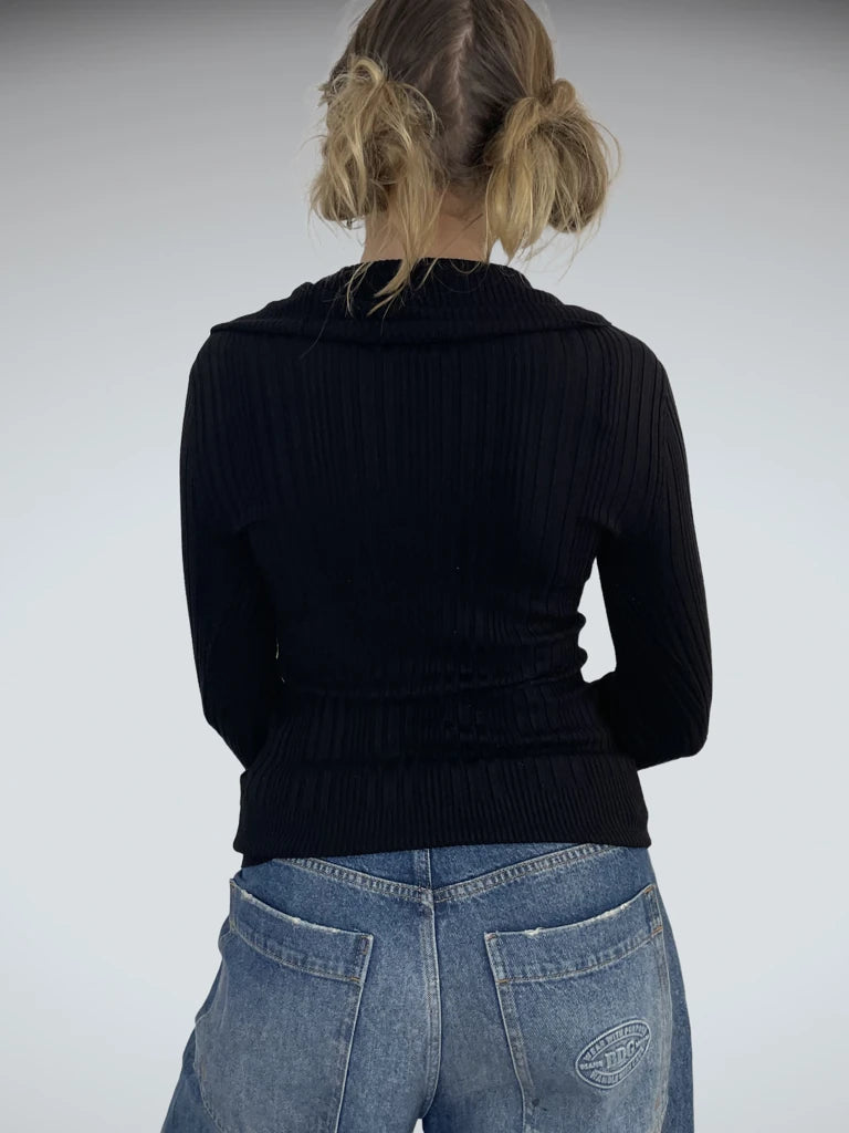 Long sleeve shirt with wide collar