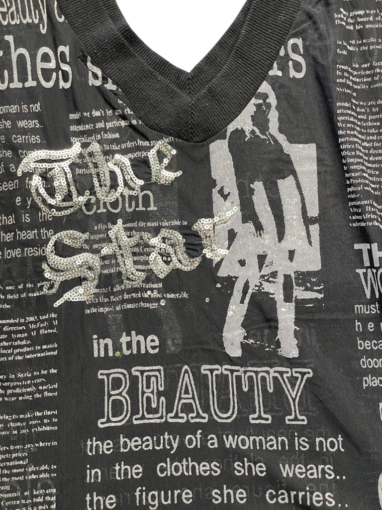 Black Text Print V-Neck Top (M)