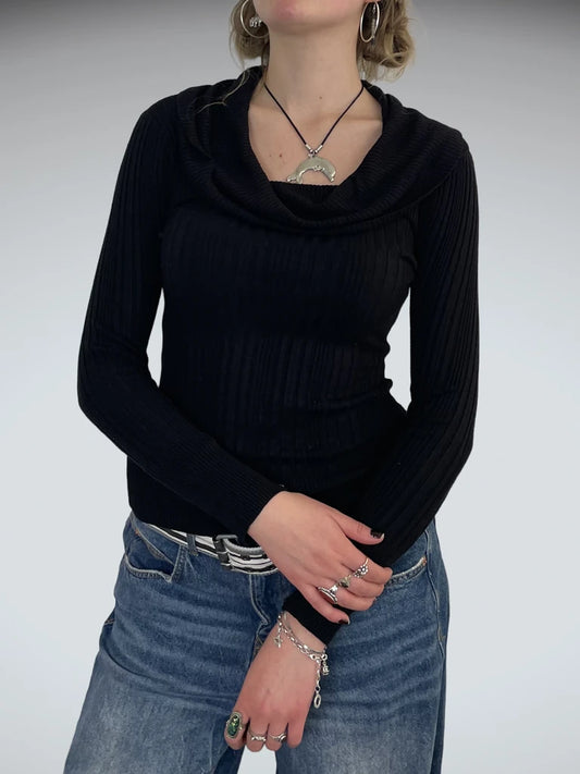 Long sleeve shirt with wide collar