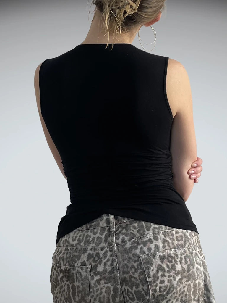 night flow – deep v black tank (S)