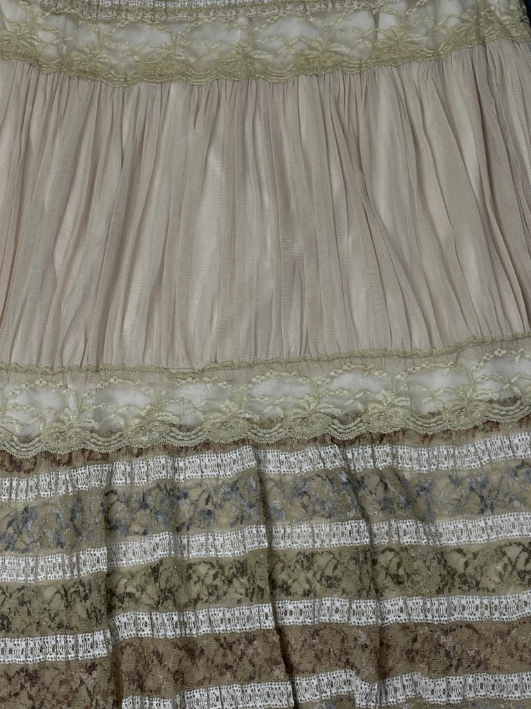 Golden Lace Romance Maxi Skirt (M)