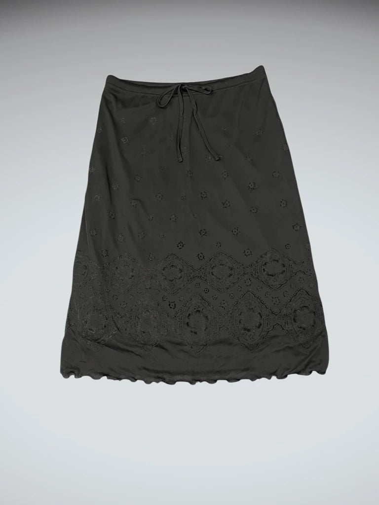 QQ Fashion Embroidered Black Skirt (S)