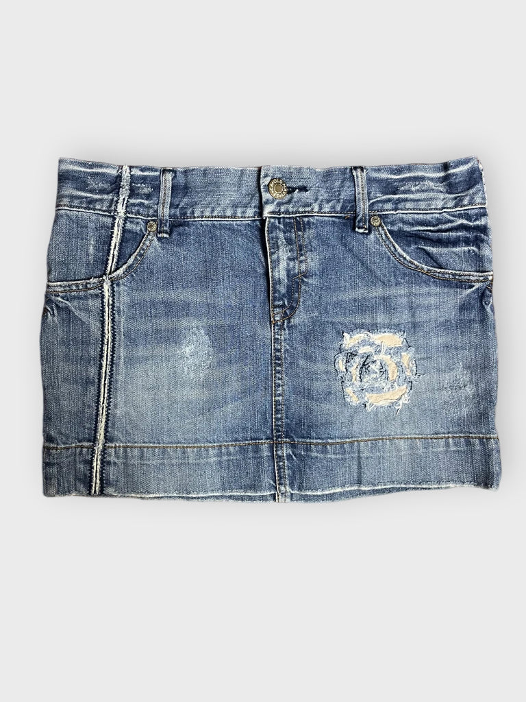 detail view, Special Edition Old Navy Blue Denim Skirt with Patch, vintage Y2K second hand piece, image 6