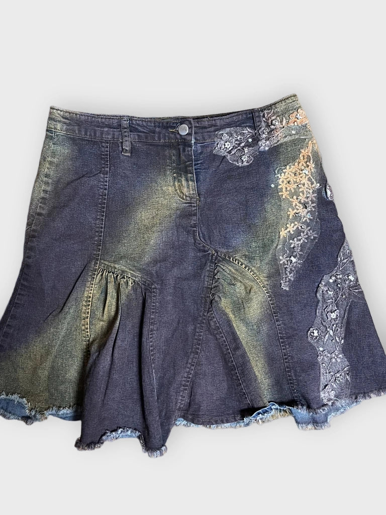 detail view, Mötivi Jeans Blue Washed Midi Skirt with Silver Detail, vintage Y2K second hand piece, image 6