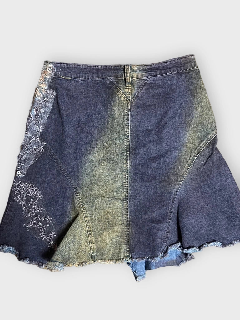 detail view, Mötivi Jeans Blue Washed Midi Skirt with Silver Detail, vintage Y2K second hand piece, image 4
