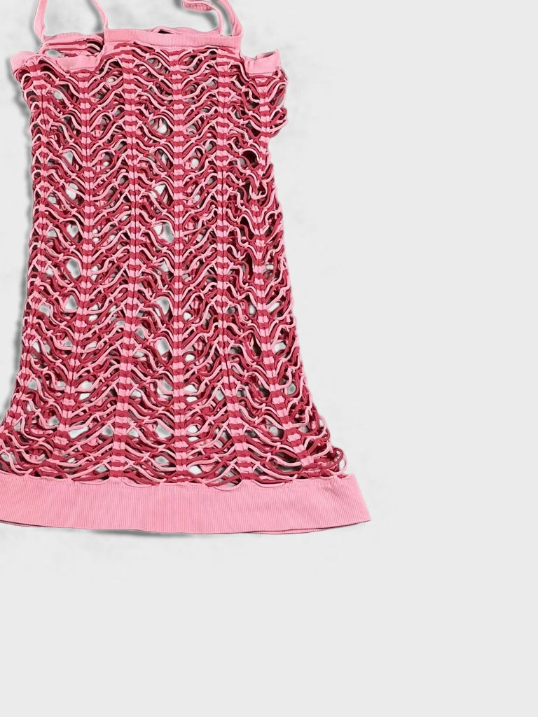 detail view, bubble gum pink top, vintage Y2K second hand piece
