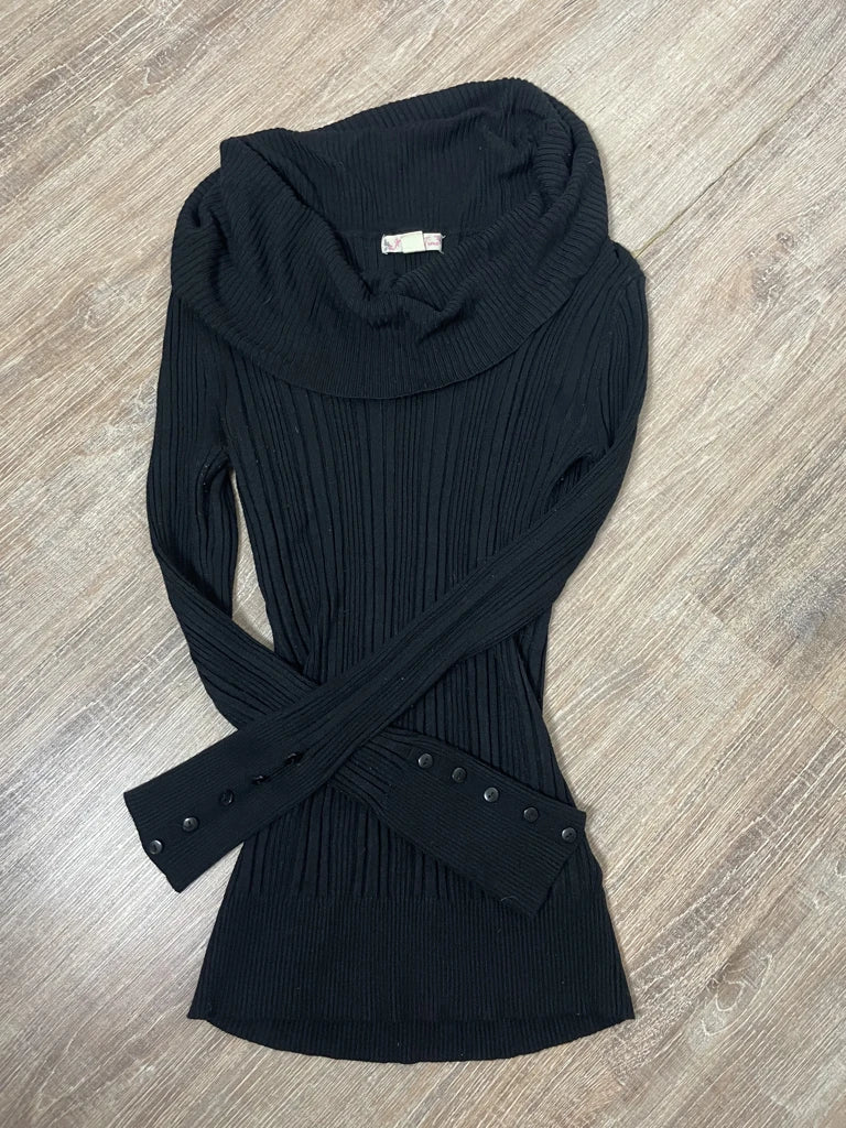 Long sleeve shirt with wide collar