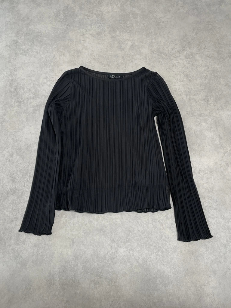 long sleeve black top