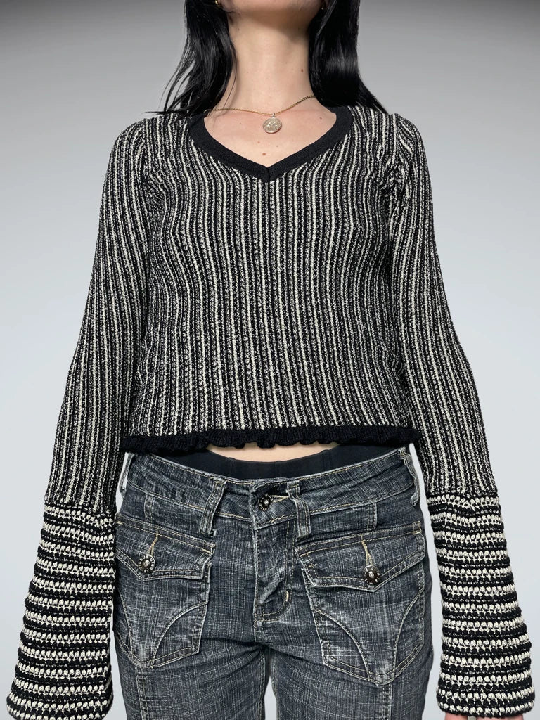 pretty black and white jumper