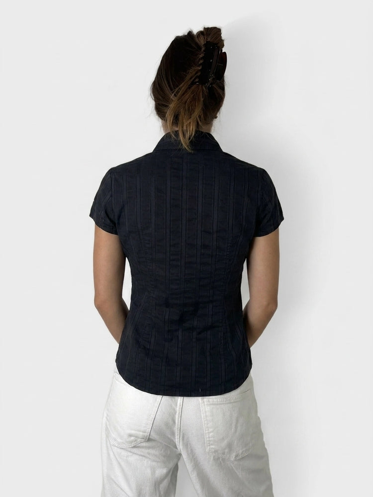Chic Black Button-Up Shirt with Subtle Texture (M)