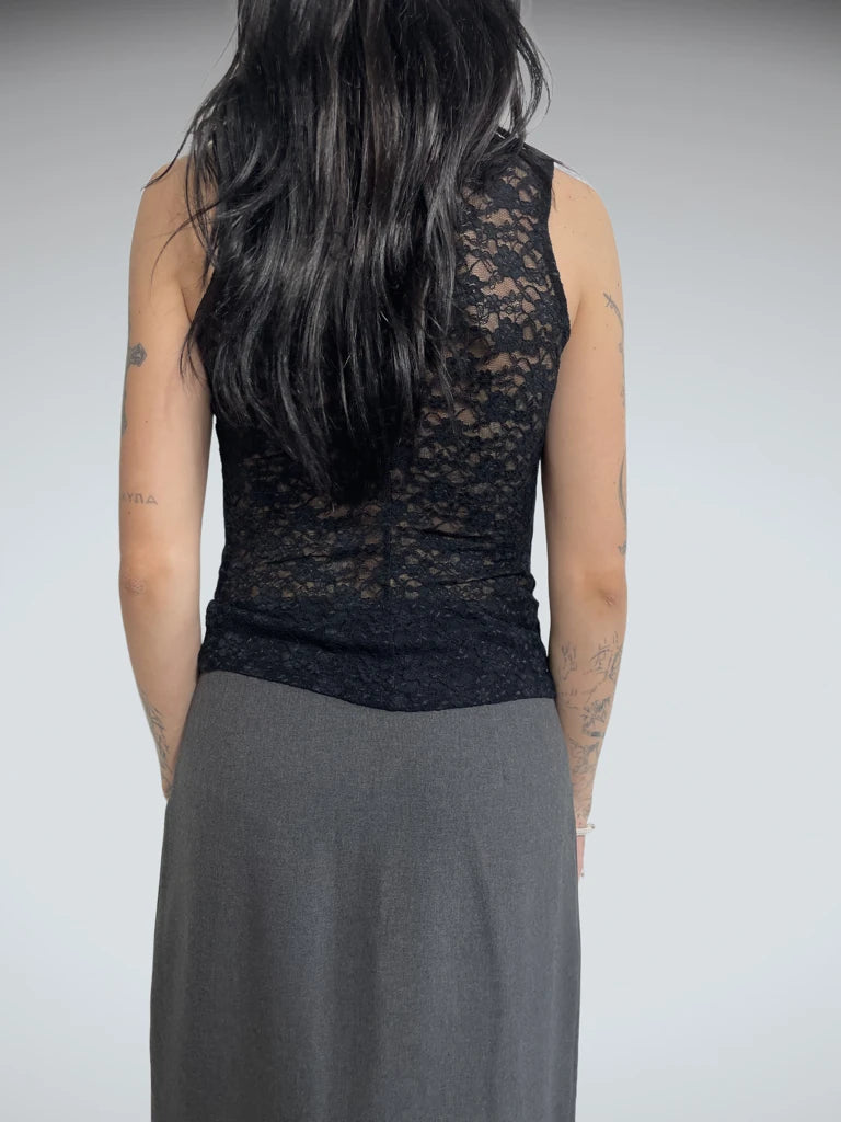 black sleeveless top (S)