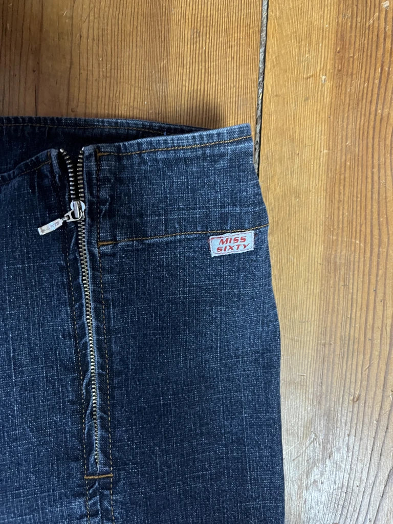 Blue Jeans with Zipper Detail