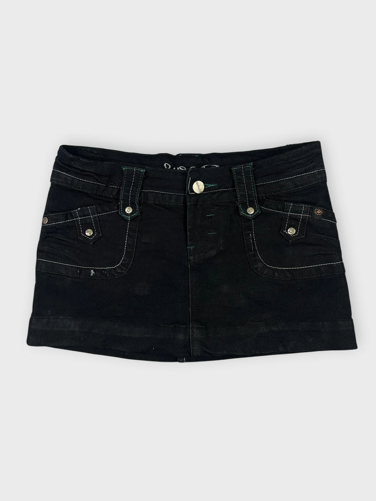 Black Mini Skirt with Pockets for a Chic Look (W27 / S)