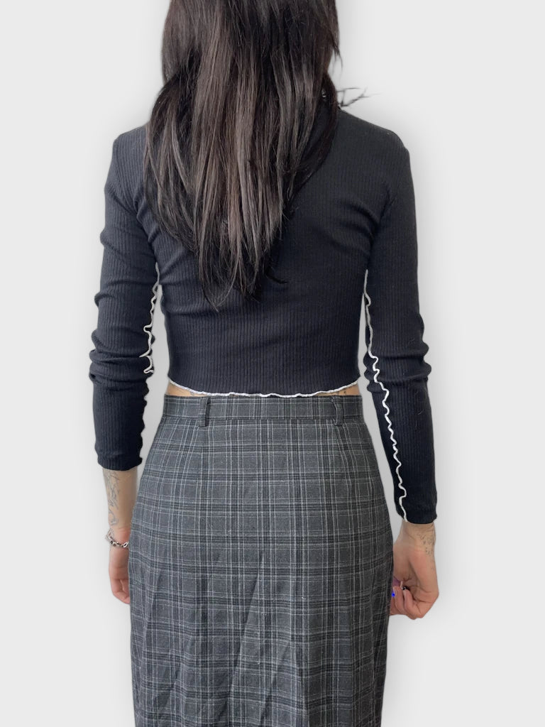 back view, Inside Long Sleeve Crop Top, vintage Y2K second hand piece