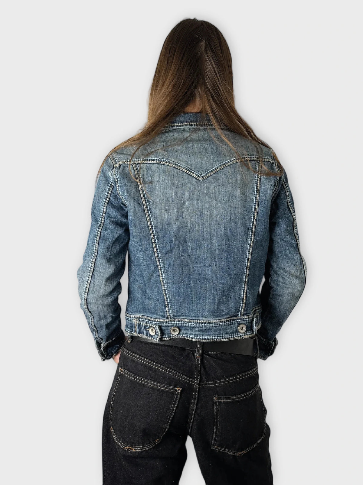 detail view, Maurices Blue Classic Denim Jacket Women, vintage Y2K second hand piece