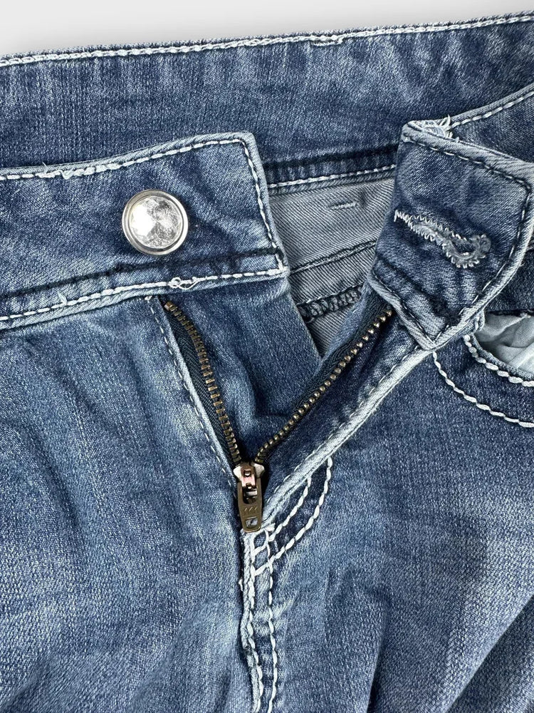Edgy Flare Jeans with Perfect Fit (W28 / M)