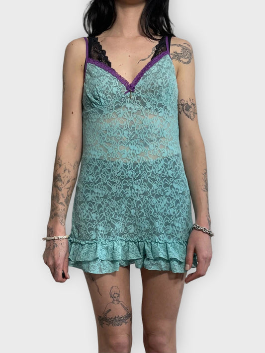 front view, Vuctoria’s Secret turquoise lace dress, vintage Y2K second hand piece