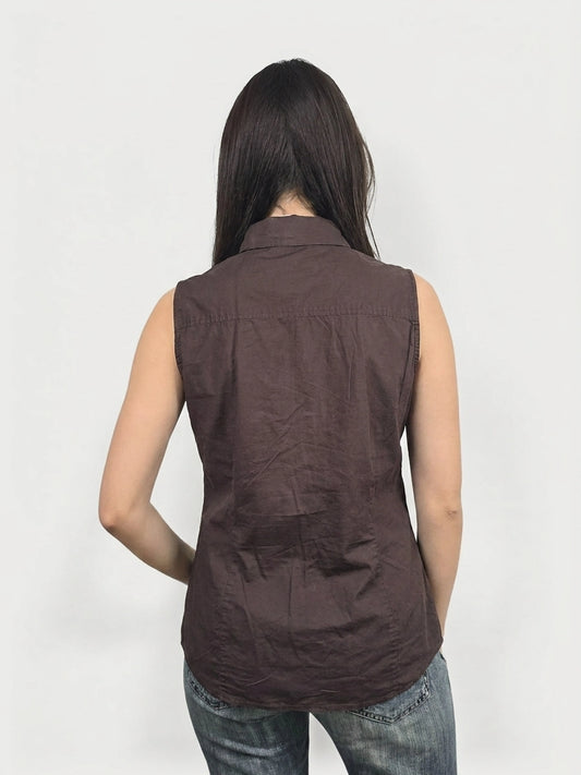 Back view of a sleeveless brown body shirt, featuring a collar.